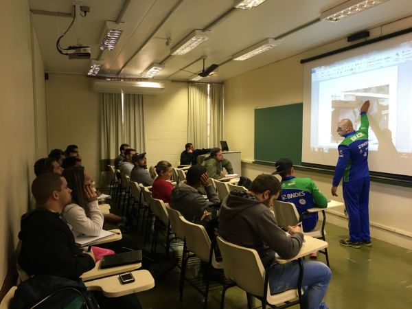 Equipe de Paracanoagem e Comitê Paralímpico